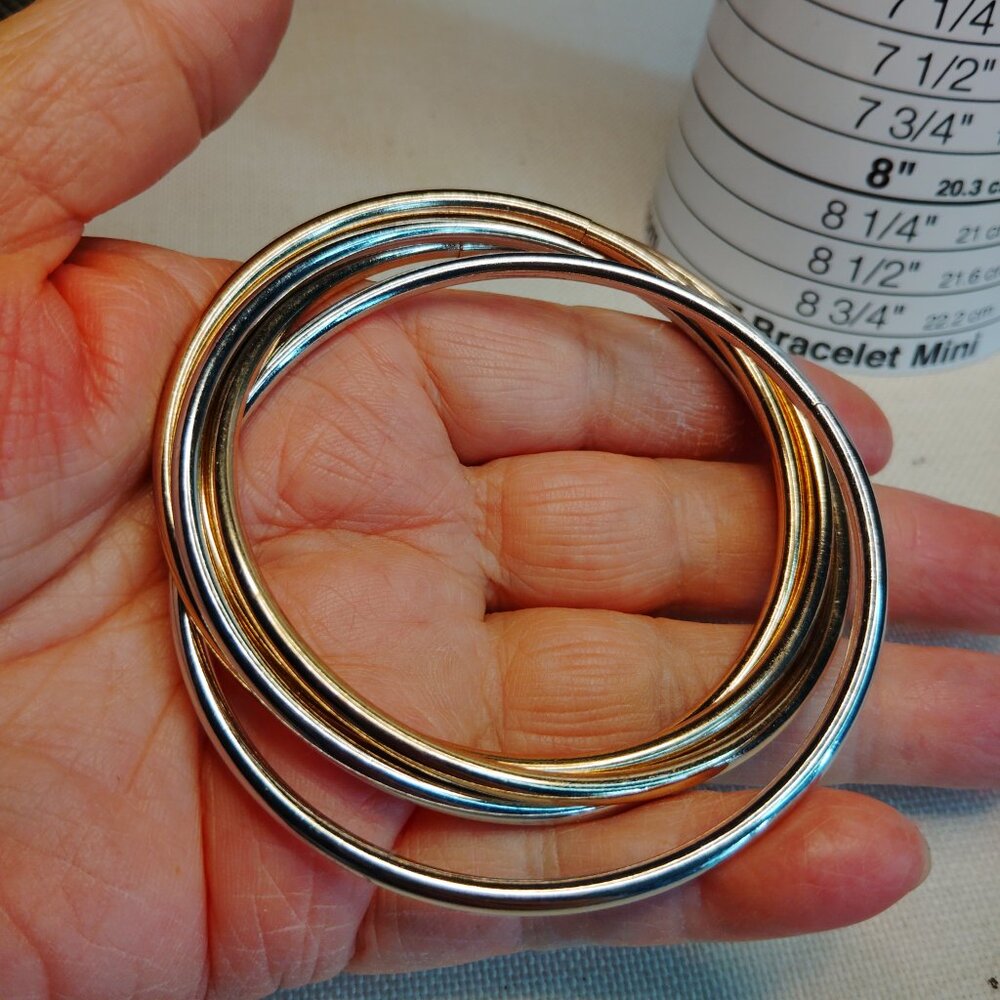 Mixed Metal Interlocking Bangle Bracelet Set Gold Tone Silver Tone Size 7.25 - Picture 3 of 4